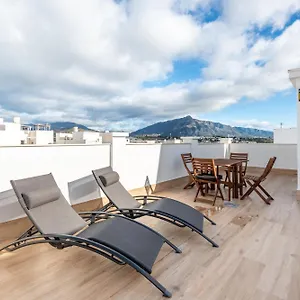 https://moderno-apartamento-casco-antiguo-lll.1costadelsol.com